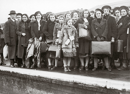 Jewish refugee children